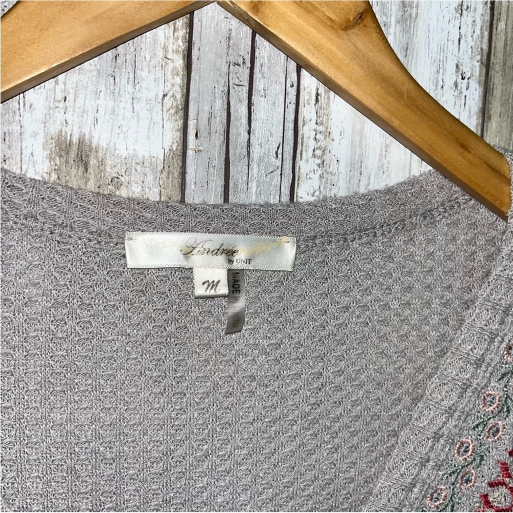 Andree Embroidered Tie Bottom Button Blouse - Picture 5 of 5